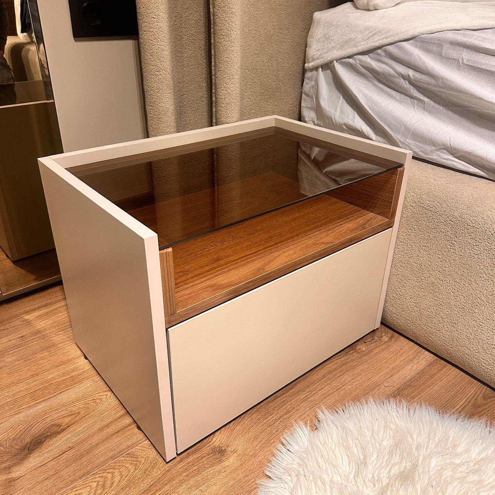 Table de nuit